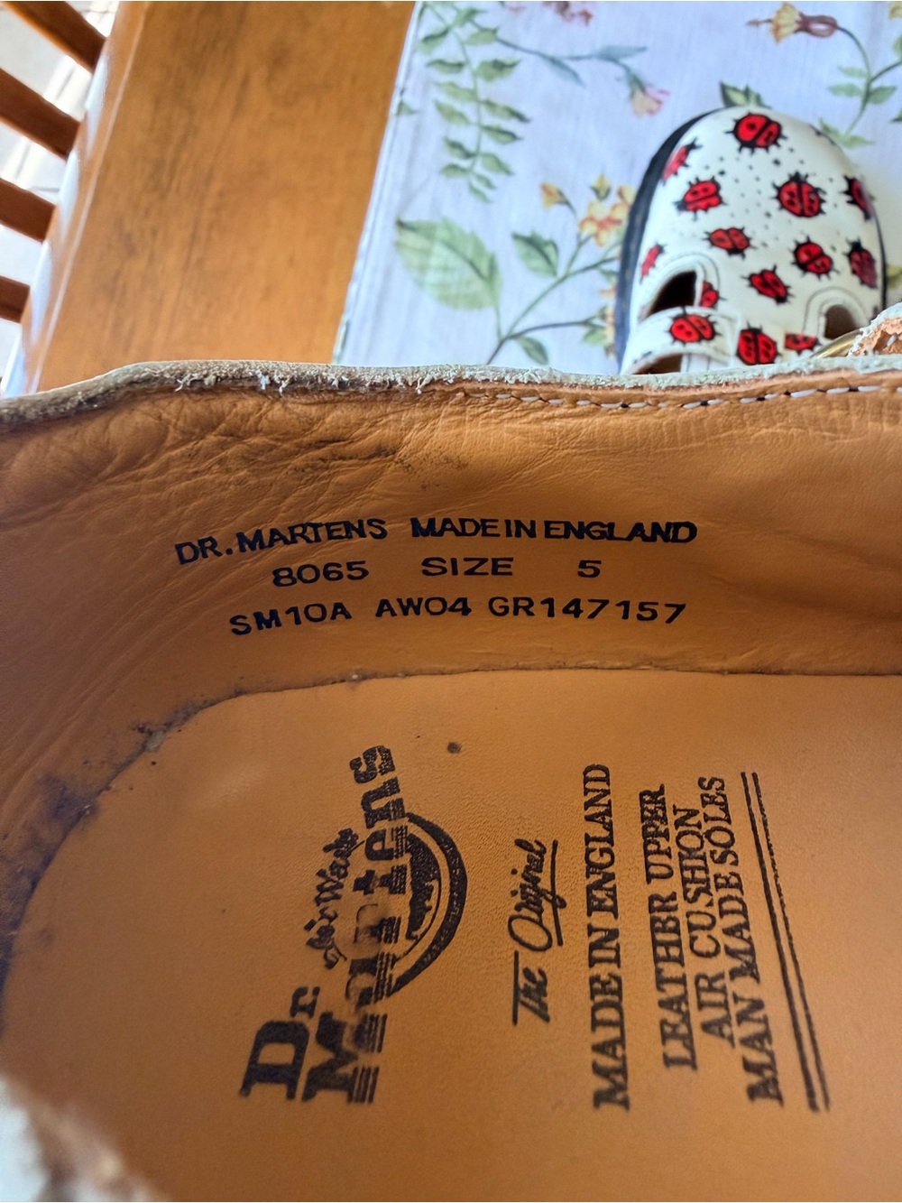 Dr. Martens 8065 Ladybug Print Mary Jane England UK 5 GUC - Picture 8 of 11